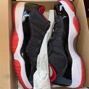 Jordan 11 Low Bred